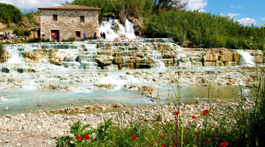 B&B vicino alle terme di Saturnia, prenota il Bed and Breakfast Nonna Nara con camere e piscina a meno di un'ora dalle Cascate del Mulino